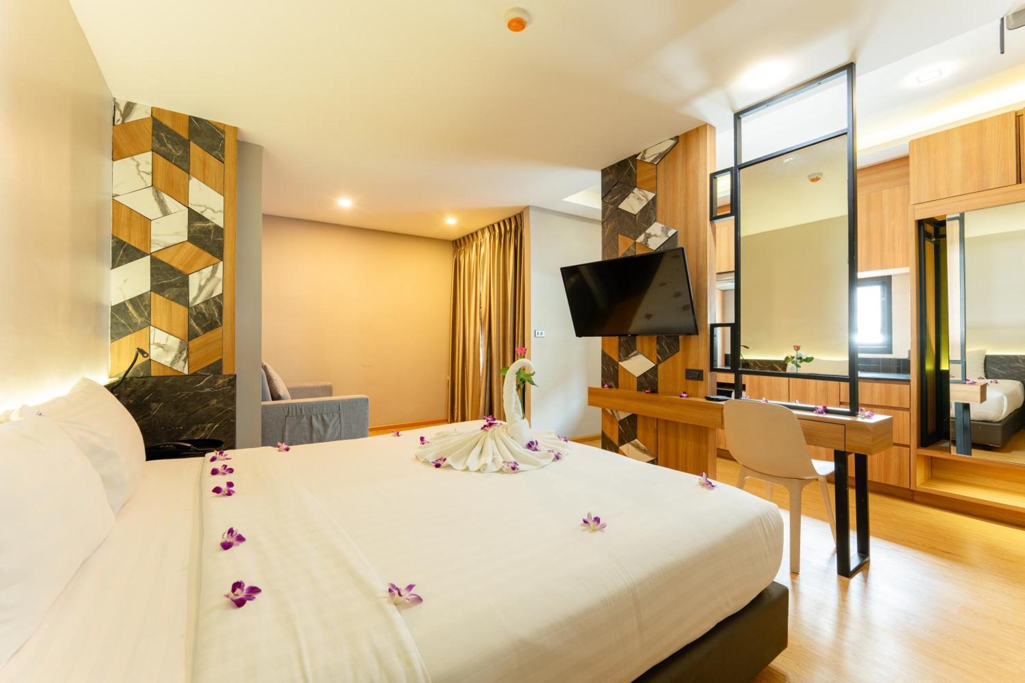 Sky Wave Patong Hotel Luaran gambar